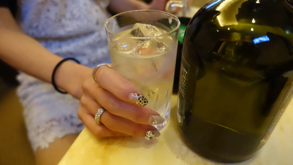 キャバクラにおける離席・退席時のテーブルマナー